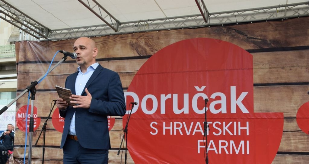 Dorucak s hrv farmi Zagreb003