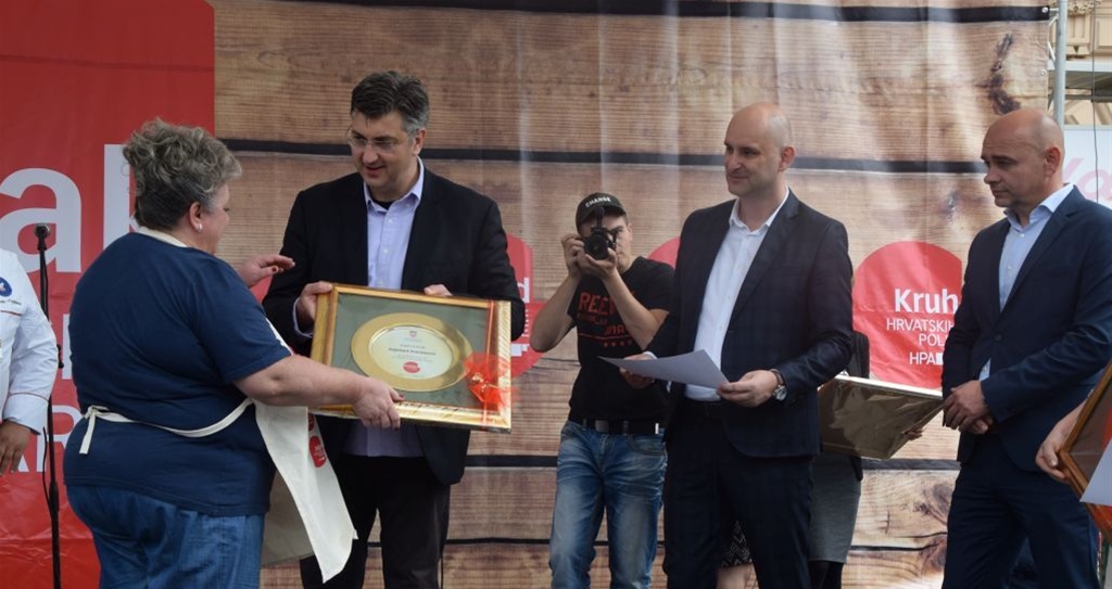 Dorucak s hrv farmi Zagreb019