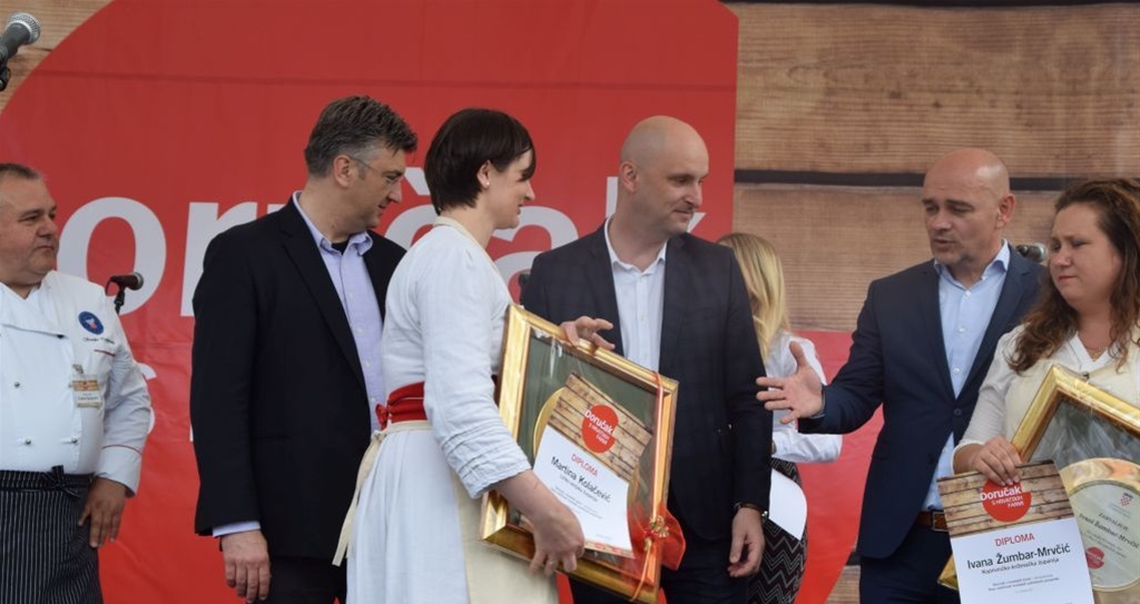 Dorucak s hrv farmi Zagreb022