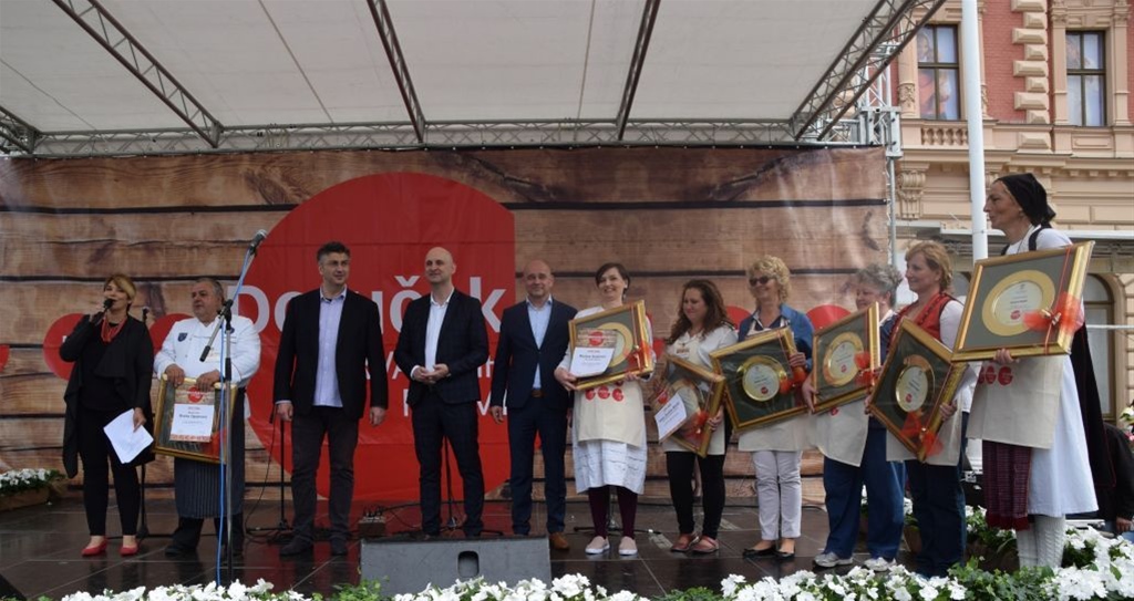 Dorucak s hrv farmi Zagreb023