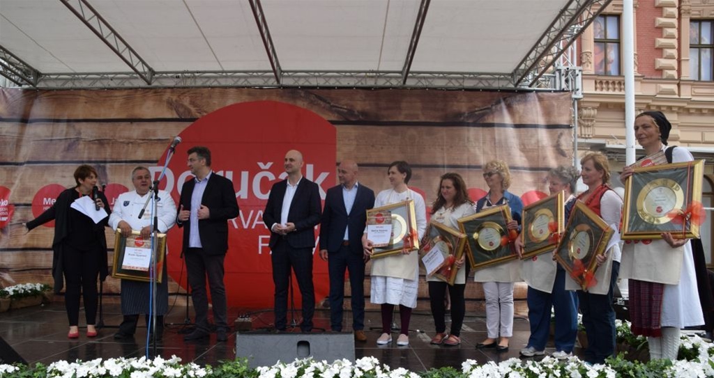Dorucak s hrv farmi Zagreb024