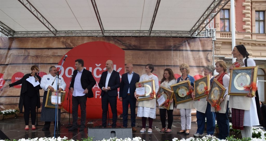 Dorucak s hrv farmi Zagreb025