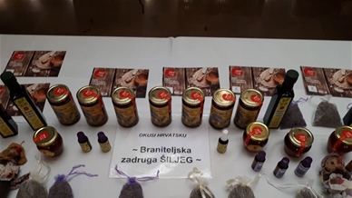 Medni doručak s hrvatskih pčelinjaka u sklopu 9. Međunarodnog  pčelarskog sajma „Dalmatina“ u Splitu 2018.