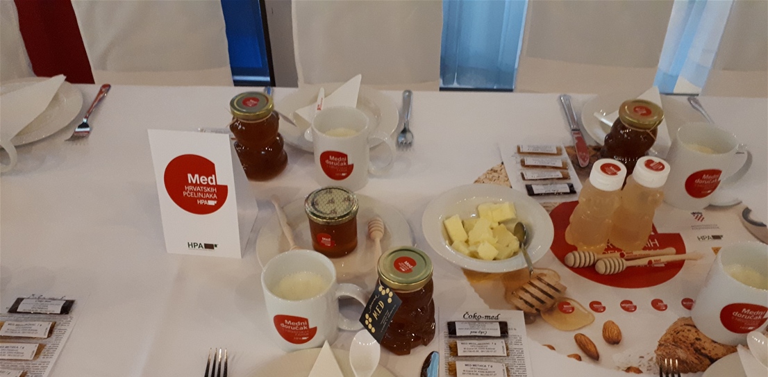 Medni doručak s hrvatskih pčelinjaka Split 007